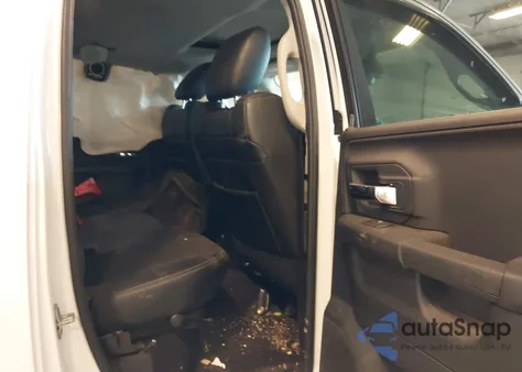 2015 Ram 1500 Sport из США, поврежденный, VIN 1C6RR7HT5FS563148